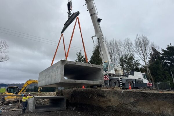 adex_civil_contracting_CC_HS culvert_25_crane lift